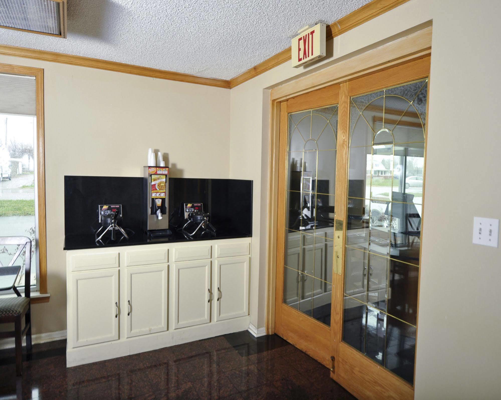 Baymont By Wyndham Sandusky Exterior photo